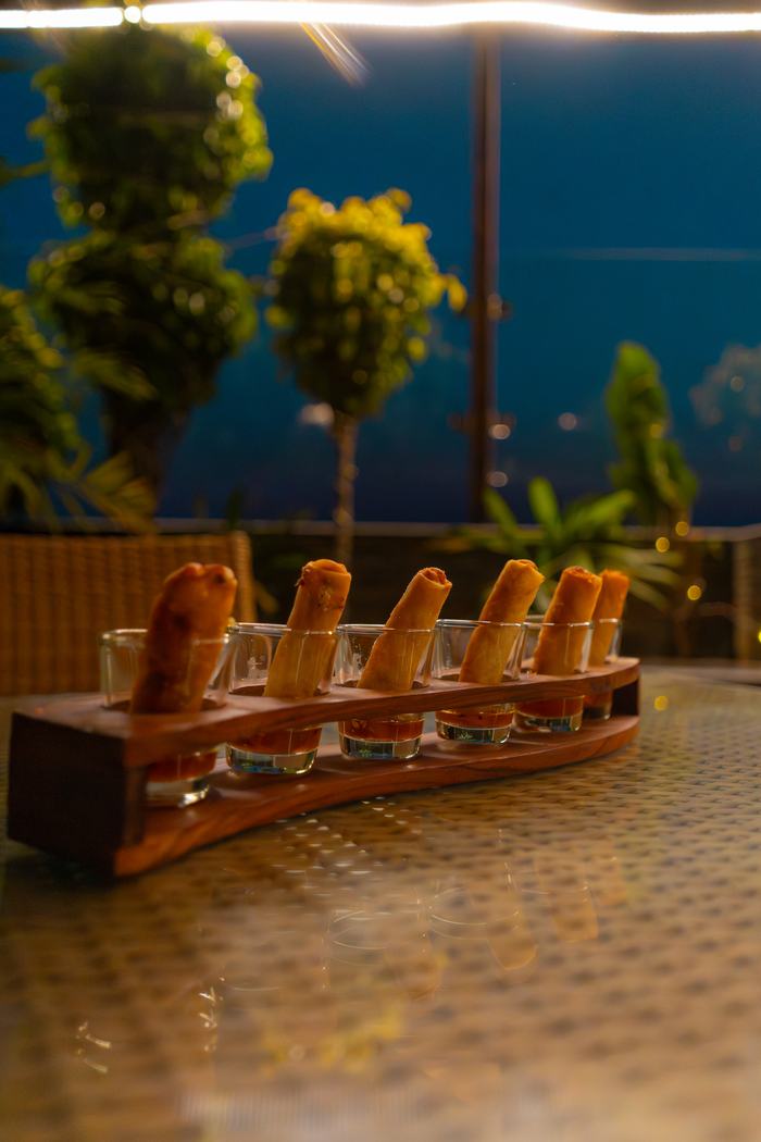 Skewers served on the terrace